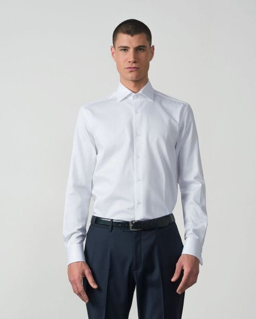 Camisa de vestir regular fit puño doble en microesturctura de algodón