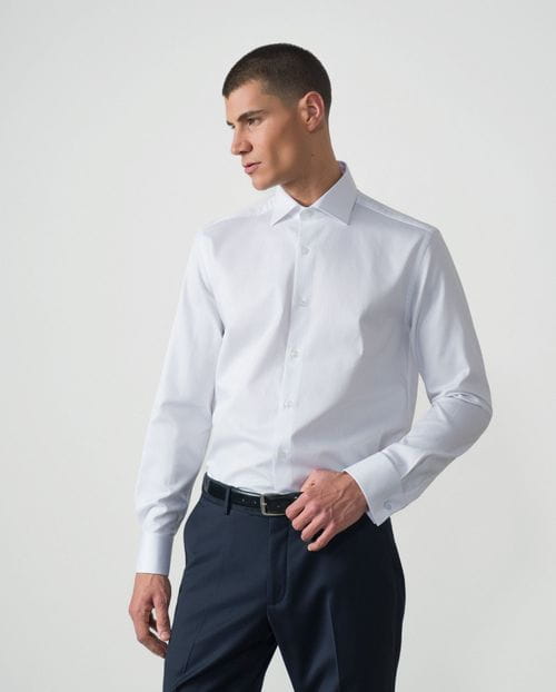 Camisa de vestir regular fit con puño doble en microestructura de algodón