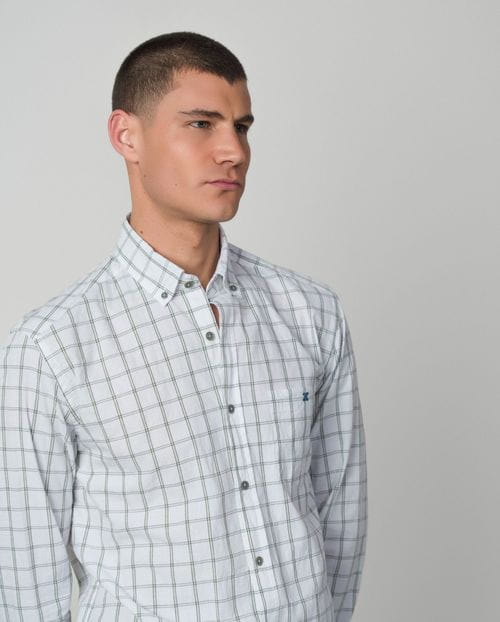 Camisa sport relaxed fit en un cuadro ventana de algodón elástico