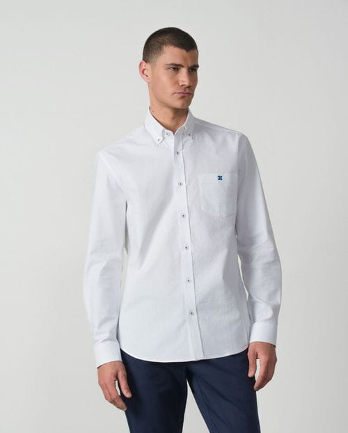 <p>Camisa <em>sport relaxed fit</em> en tejido <em>oxford</em> de algodón</p>