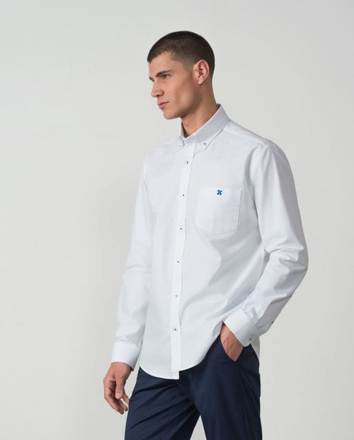 <p>Camisa <em>sport relaxed fit</em> en tejido <em>oxford</em> de algodón</p>