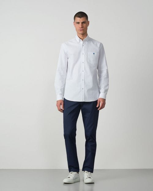 <p>Camisa <em>sport relaxed fit</em> en tejido <em>oxford</em> de algodón</p>