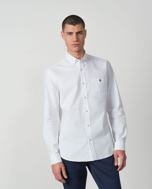 <p>Camisa <em>sport relaxed fit</em> en tejido <em>oxford</em> de algodón</p>