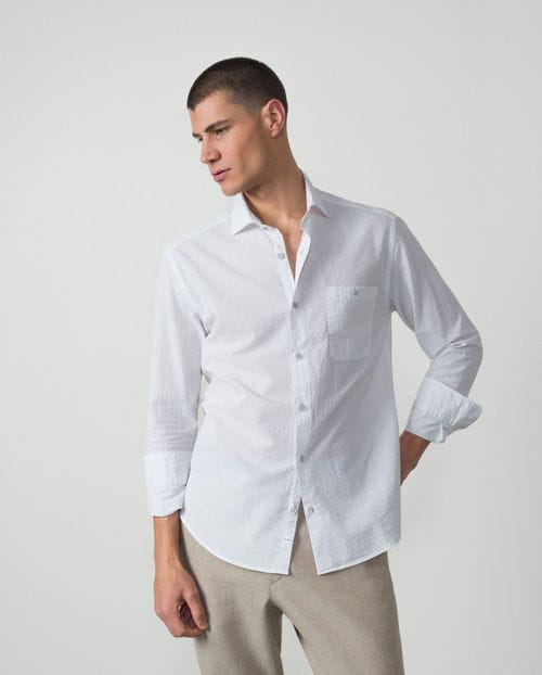 Camisa sport relaxed fit de rayas en relieve y seersucker