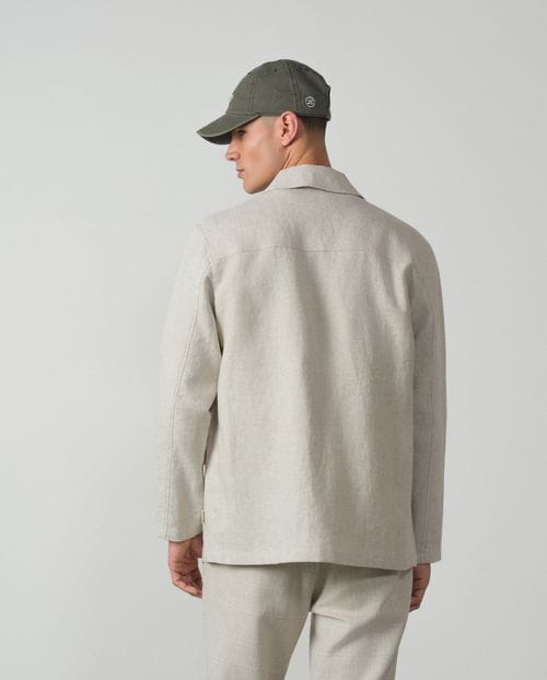 Sobrecamisa con bolsillos de plastón en lino liso