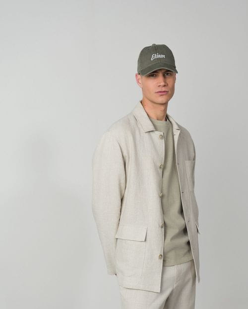 <p>Overshirt with patch pockets in plain linen</p>