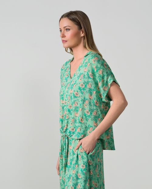 Knotted top in printed rustic viscose