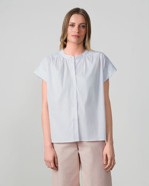 Loose blouse with round neckline in cotton poplin