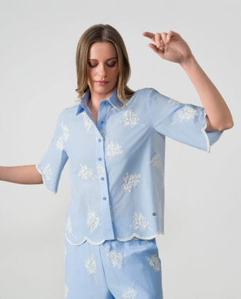 Camisa de manga corta en voile de algodón bordado