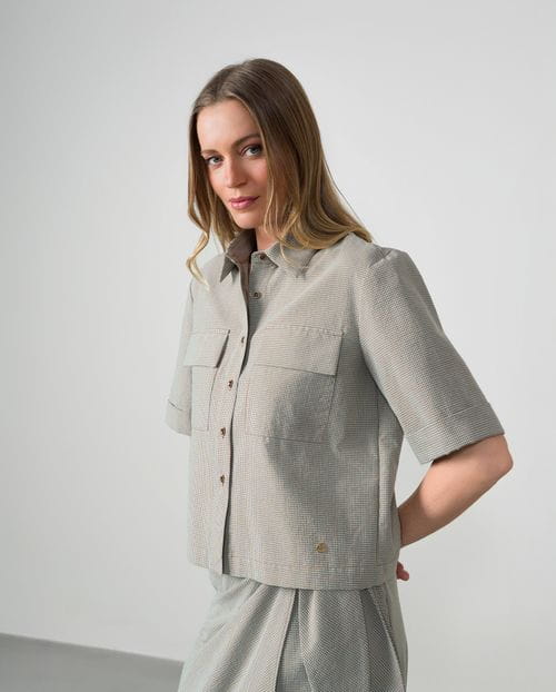 Boxy short-sleeved shirt in gingham check