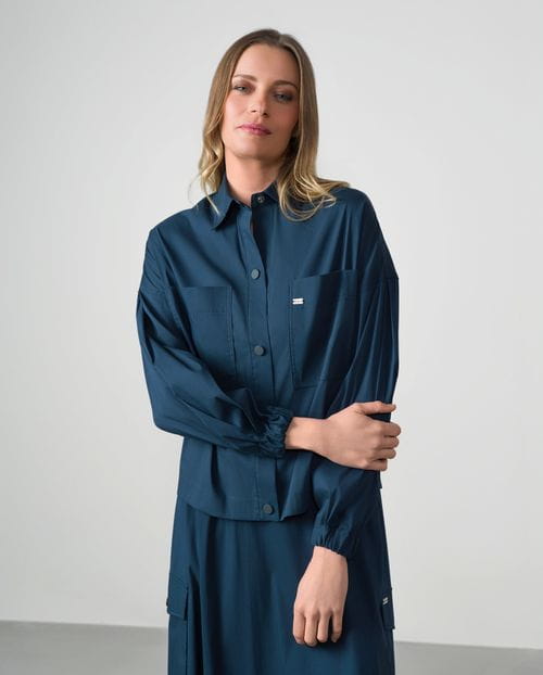 Overshirt in cotton poplin with rubberized snaps