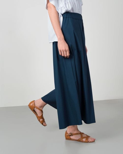 Wide-leg trousers with elsticated waisband in cotton poplin