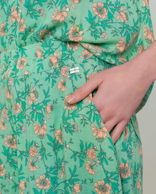 Pantalón ancho de cintura elástica en viscosa rústica estampada