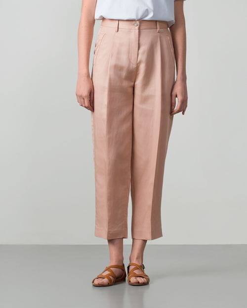 Cropped pleated trousers with barrel silhouette in linen-tencel blend