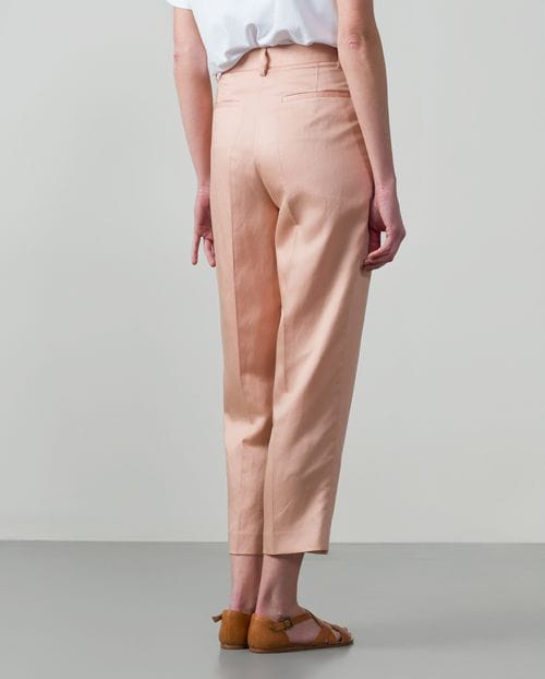 Cropped pleated trousers with barrel silhouette in linen-tencel blend