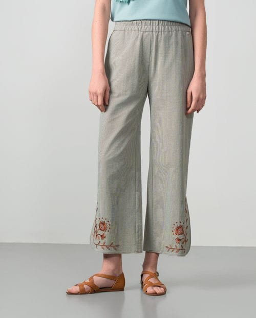 Pantalón de cuadro vichy con cintura elástica y bordado en el bajo