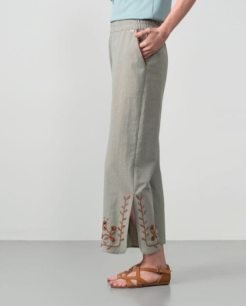 Pantalón de cuadro vichy con cintura elástica y bordado en el bajo